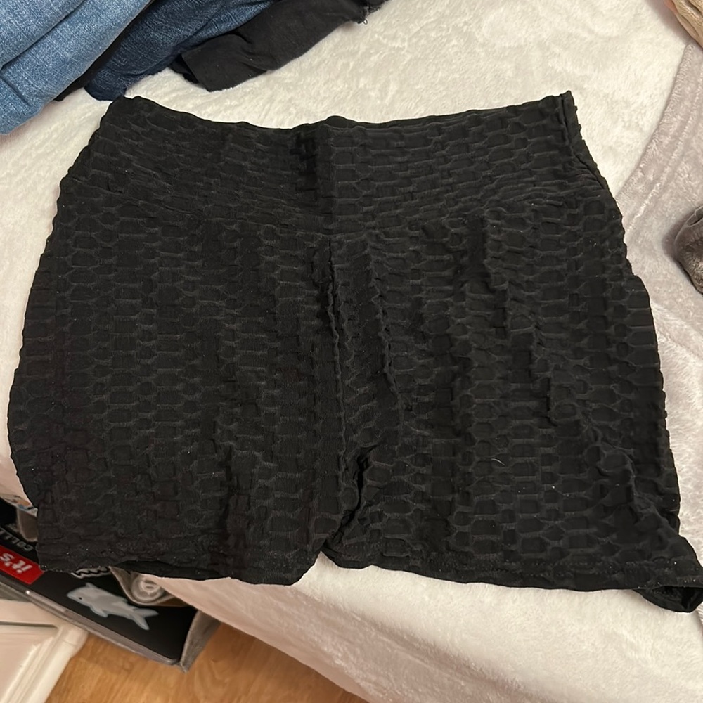 Black butt scrunch workout shorts. Size L